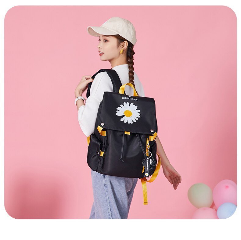 Women's Daisy Patterned Backpack