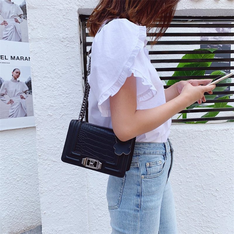 Women's Mini Chain Crossbody Bag